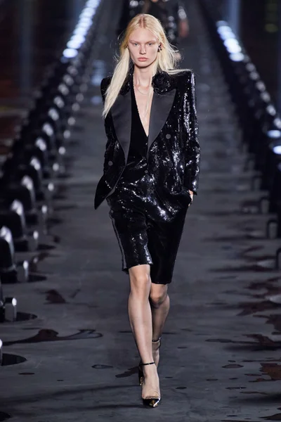 Look 52